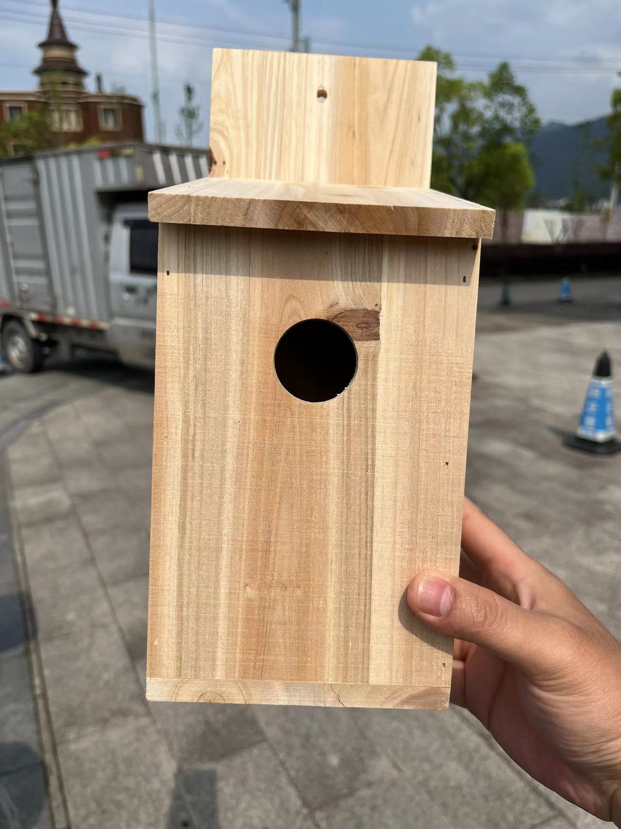 Kids Outdoor Nature Toys - Outdoor Wooden Bird House Nest, Natural